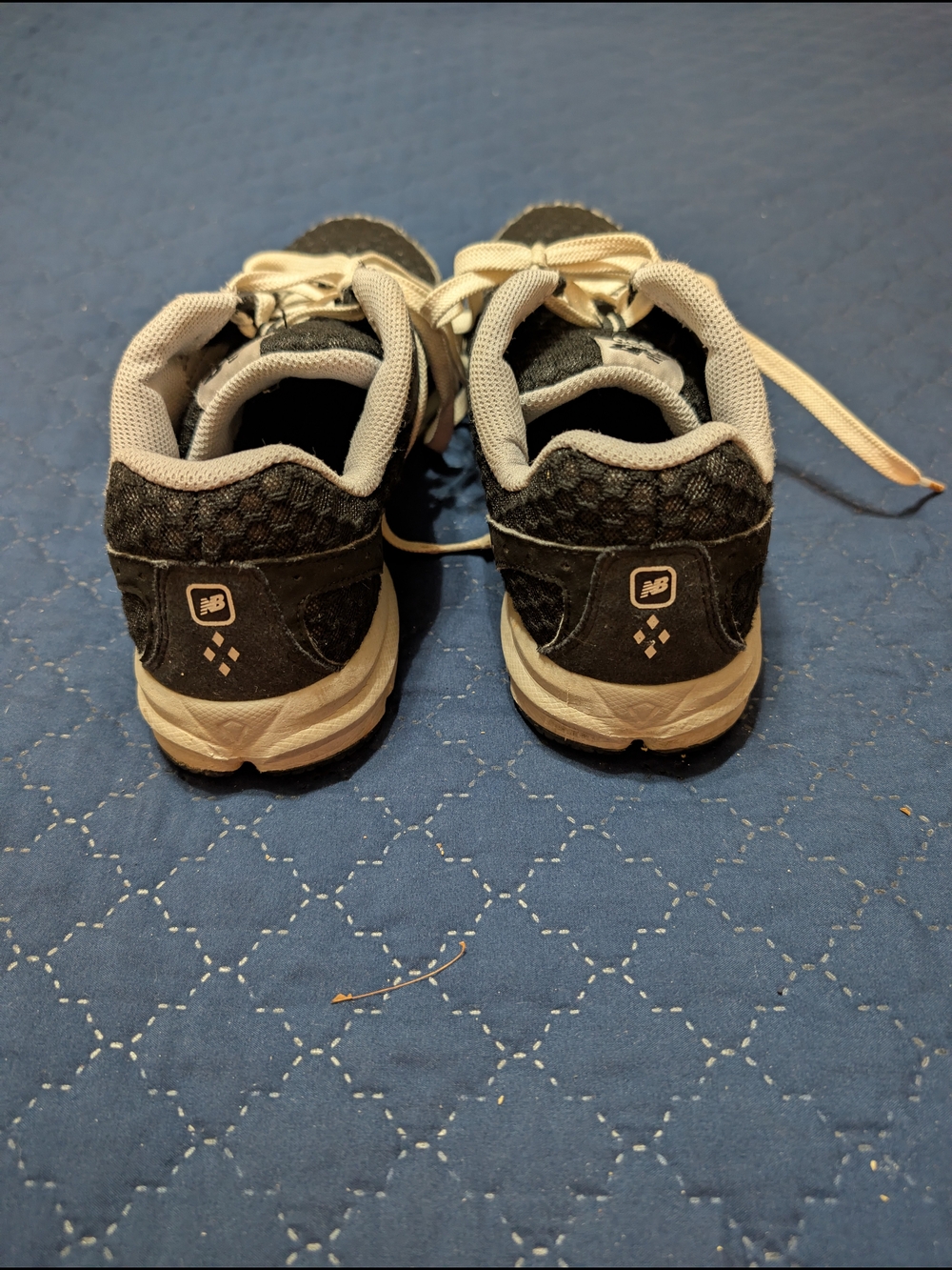 New Balance 630 Black & White Running Shoes - Picture 3 of 4